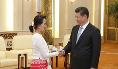 Ngày 11/6/2015, tại Bắc Kinh, Bà Aung san Suu kyi hội kiến với Chủ tịch Trung Quốc Tập Cận Bình. Ảnh: AFP.