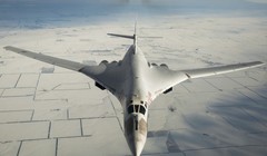 Máy bay ném bom chiến lược siêu âm Tu-160 Nga