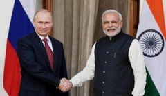 Tổng thống Nga Vladimir Putin và Thủ tướng Ấn Độ Narendra Modi. Ảnh: Times Of Oman