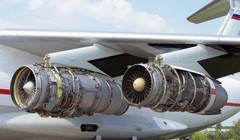 Động cơ D-30KP-3 (bên trái) được lắp trên máy bay vận tải IL-76 Nga để tiến hành thử nghiệm. Ảnh: Sina