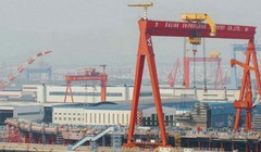 Trung Quốc đang chế tạo tàu sân bay nội đầu tiên. Ảnh: Cankao