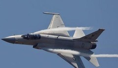 Máy bay chiến đấu hạng nhẹ JF-17 Thunder do Trung Quốc và Pakistan hợp tác sản xuất. Ảnh: Sohu
