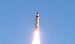 Ngày 12 tháng 2 năm 2017, Triều Tiên phóng tên lửa đạn đạo tầm trung Pukguksong-2. Ảnh: Cankao