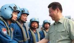 Ngày 9/4/2013, Chủ tịch Trung Quốc Tập Cận Bình thị sát căn cứ tàu ngầm Hạm đội Nam Hải, Hải quân Trung Quốc ở Tam Á, đảo Hải Nam. Ảnh: Tân Hoa xã