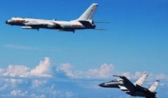 Nhiều máy bay chiến đấu của Không quân Trung Quốc bay qua eo biển Miyako để tiến hành diễn tập. Ảnh: Tân Hoa xã