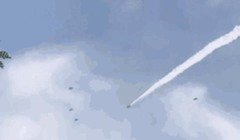 Hình ảnh này được cho là biên đội máy bay chiến đấu J-20 Trung Quốc. Ảnh: Sina