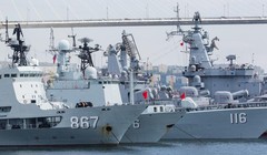 Biên đội tàu chiến Trung Quốc tham gia tập trận Liên hợp trên biển - 2017 giai đoạn hai với Hải quân Nga. Ảnh: Kaixian.