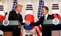 Tổng thống Mỹ Donald Trump và Tổng thống Hàn Quốc Moon Jae-in trong cuộc họp báo chung ngày 7/11/2017. Ảnh: Zaobao.