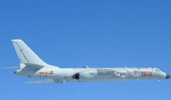 Máy bay ném bom H-6K Trung Quốc. Ảnh: UDN. 