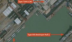 Đây là hình ảnh vệ tinh của Jane's cho thấy Trung Quốc đang đẩy nhanh chế tạo tàu đổ bộ đệm khí Type 726A. Ảnh: Jane's/Cankao.