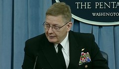 Phó Trợ lý Bộ trưởng phụ trách ngân sách hải quân Mỹ Brian Luthor. Ảnh: Defense.gov.