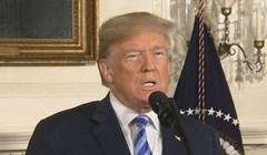 Tổng thống Mỹ Donald Trump tuyên bố rút khỏi Thỏa thuận hạt nhân Iran. Ảnh: VOA.