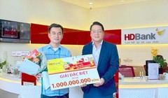 Khách hàng Dương Hoàng Dinh (phòng giao dịch Nhơn Trạch) vô cùng bất ngờ khi biết tin mình trở thành tỷ phú. 