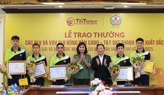 Trao thưởng cho HLV, VĐV có thành tích xuất sắc tại giải vô địch Bóng bàn quốc gia