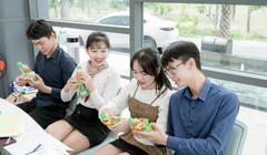 Săn thưởng khủng khi uống Trà Xanh Không Độ để mong có tiền du lịch, mua sắm