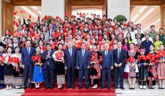 Agribank nhận Bằng khen của Thủ tướng Chính phủ cho các đóng góp xóa nhà tạm, nhà dột nát