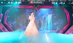 Ca sỹ Mỹ Tâm kết hợp với SeABank
