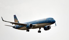 Nhiều chuyến bay bị ảnh hưởng do cơn bão Ragasa