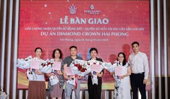 Bàn giao sổ hồng cho cư dân Diamond Crown Hai Phong 