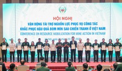 Hòa Phát ủng hộ 1 tỷ đồng khắc phục hậu quả bom mìn sau chiến tranh