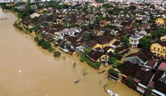 Agribank hỗ trợ các tỉnh miền Trung khắc phục hậu quả lũ lụt do mưa bão