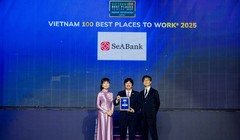 Hai giải thưởng uy tín ghi nhận nỗ lực đặt con người lên hàng đầu của SeABank