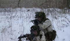 Binh sĩ Estonia tập luyện