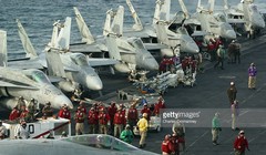 chiến đấu cơ trên tàu sân bay Mỹ