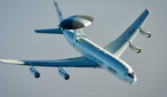 Máy bay trinh sát, cảnh báo sớm E-3 của Mỹ