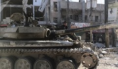 Xe tăng quân đội Syria trên chiến trường Đông Ghouta