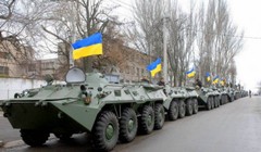 Xe bọc thép quân đội Ukraine triển khai ở miền đông