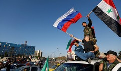 Người dân ăn mừng chiến thắng của quân đội Syria