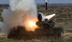 Tổ hợp tên lửa-pháo phòng không Pantsir-S1 Nga khai hỏa bắn hạ mục tiêu