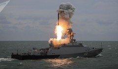 Chiến hạm Nga phóng tên lửa hành trình tầm xa Kalibr