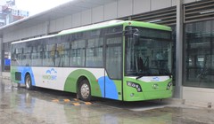 Xe buýt BRT 01 tại bến Kim Mã - (Ảnh Quang Vững)