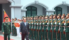 Thủ tướng  Nguyễn Xuân Phúc đã đi kiểm tra công tác trực, sẵn sàng chiến đấu của Tổng cục Tình báo