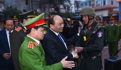 Thủ tướng thăm và làm việc với Bộ Tư lệnh Cảnh sát cơ động nhân dịp xuân mới
