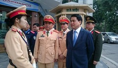 Chủ tịch Nguyễn Đức Chung đề nghị Phòng CSGT Hà Nội tăng cường chống ùn tắc dịp lễ hội đầu xuân. Ảnh: PC67.