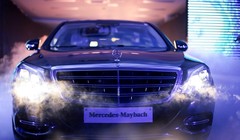 Sau thành công của Maybach S600, Mercedes tiếp tục giới thiệu đến thị trường Việt Nam Maybach S400 với giá khởi điểm 6,89 tỷ đồng.