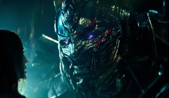 Optimus Prime bị người sáng tạo tẩy não