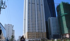 Tổ hợp khách sạn Mường Thanh và căn hộ chung cư cao cấp Sơn Trà - nơi có 104 căn hộ xây trái phép - Ảnh: H.KHÁ
