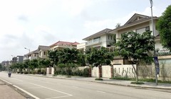 6 lô biệt thự ở vị trí đắc địa tại TP Lào Cai hiện là nơi ở của gia đình bí thư Tỉnh ủy Lào Cai và nhiều lãnh đạo ban ngành của tỉnh. Ảnh Tuổi trẻ