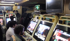 Bay nửa vòng trái đất chỉ để chơi một tựa game “cổ lỗ sĩ”, đây mới là những game thủ đích thực