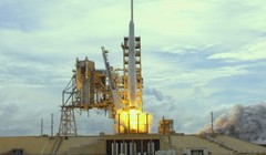 SpaceX vừa làm nên lịch sử: Phóng thành công tàu vận tải tái chế Dragon