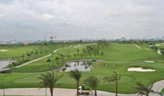 Sân golf Tân Sơn Nhất đang đứng trước áp lực thu hồi đất để phục vụ kế hoạch mở rộng sân bay đang quá tải. Ảnh: Mạnh Tùng

