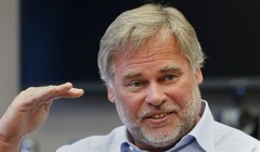 Ông Eugene Kaspersky, chủ tịch kiêm CEO công ty Kaspersky Lab, trong một cuộc phỏng vấn tại New York - Ảnh: Reuters