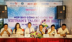 Ban giáo khảo và nhà tài trợ của cuộc thi.