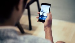 Các đầu ngón tay của người thường xuyên dùng smartphone có nguy cơ nứt nẻ.