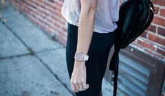 Sản phẩm mới thuộc dòng đồng hồ thông minh hybrid của Garmin.