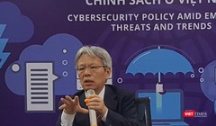 Ông Nguyễn Sỹ Dũng tại buổi tọa đàm.